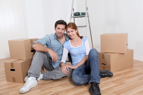 Local removal truck suitable for transporting household items